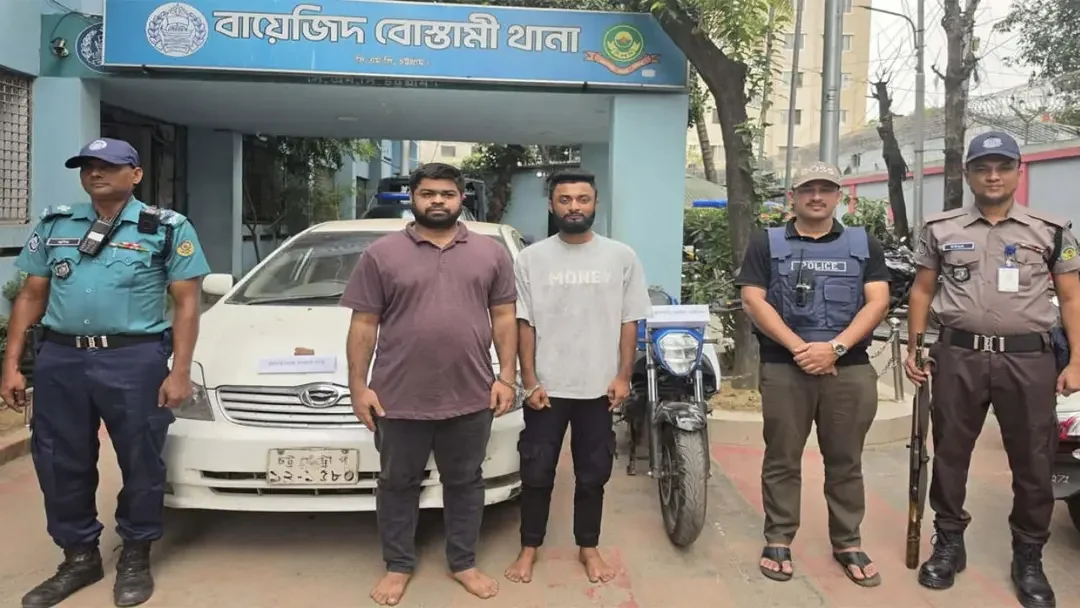 ফোন করে ডেকে নিয়ে মোটরসাইকেল ছিনতাই, প্রাইভেটকারসহ গ্রেপ্তার ২