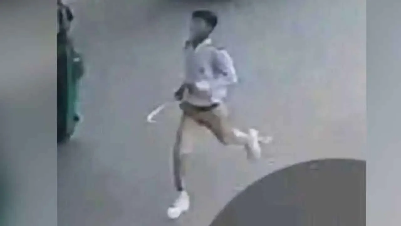 বগুড়ায় শিক্ষককে মারধরের ঘটনায় সপ্তম শ্রেণির শিক্ষার্থী আটক
