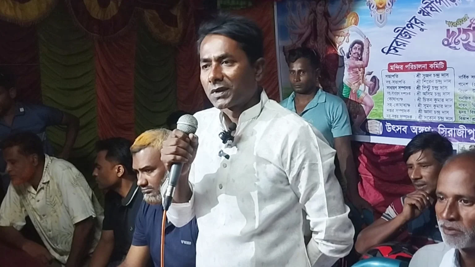 লালপুরে দুর্গাপূজার মণ্ডপ পরিদর্শনে লিটন, চাইলেন সবার দোয়া ও সমর্থন