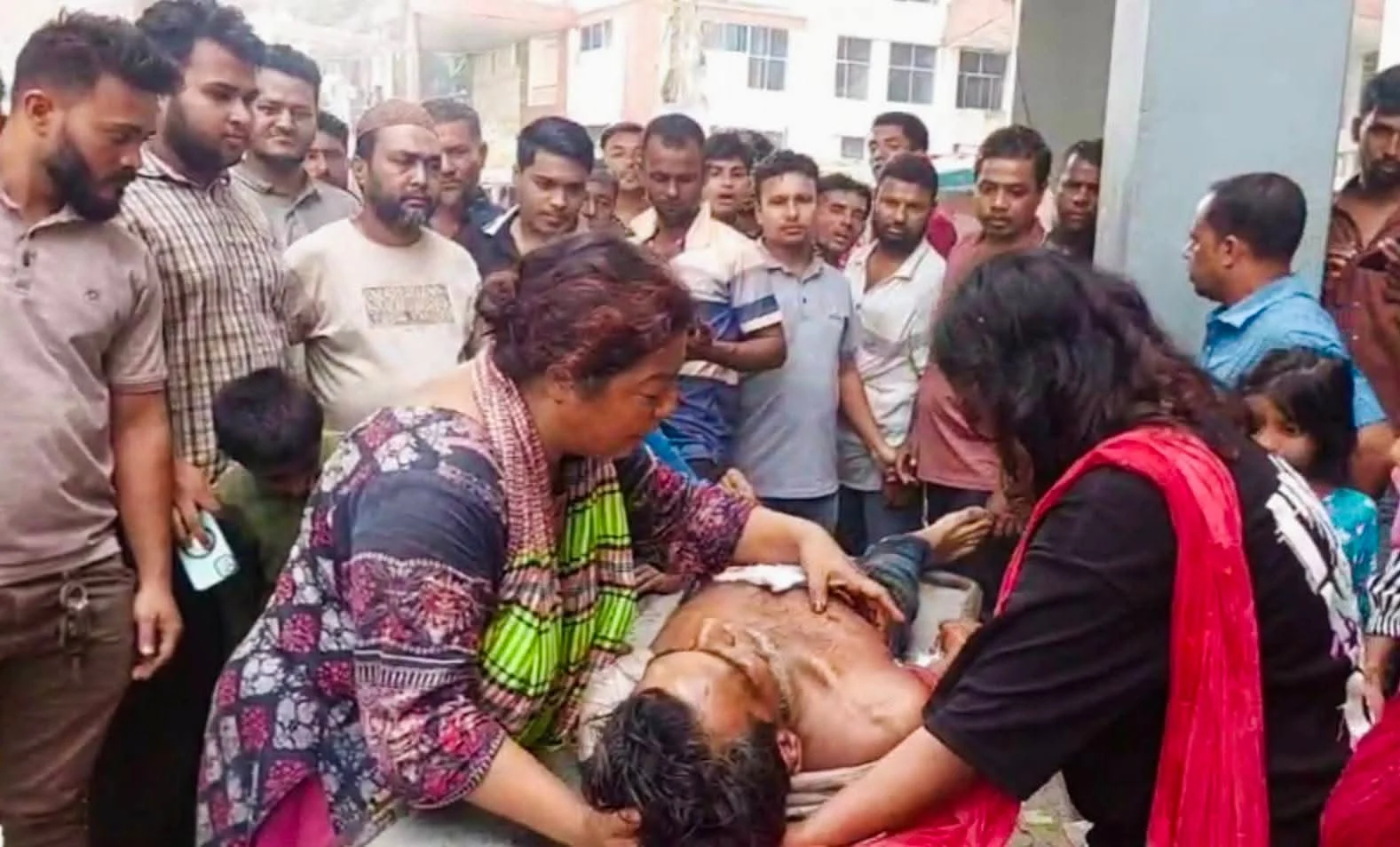 লক্ষ্মীপুরে প্রকাশ্যে গুলি করে মাটি ব্যবসায়ীকে হত্যা, প্রতিপক্ষের বিরুদ্ধে পরিবারের অভিযোগ