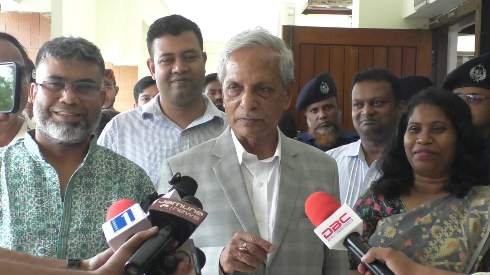 লংমার্চের নামে গাড়ি মার্চ চলছে: চুয়াডাঙ্গায় সংস্কৃতিমন্ত্রী