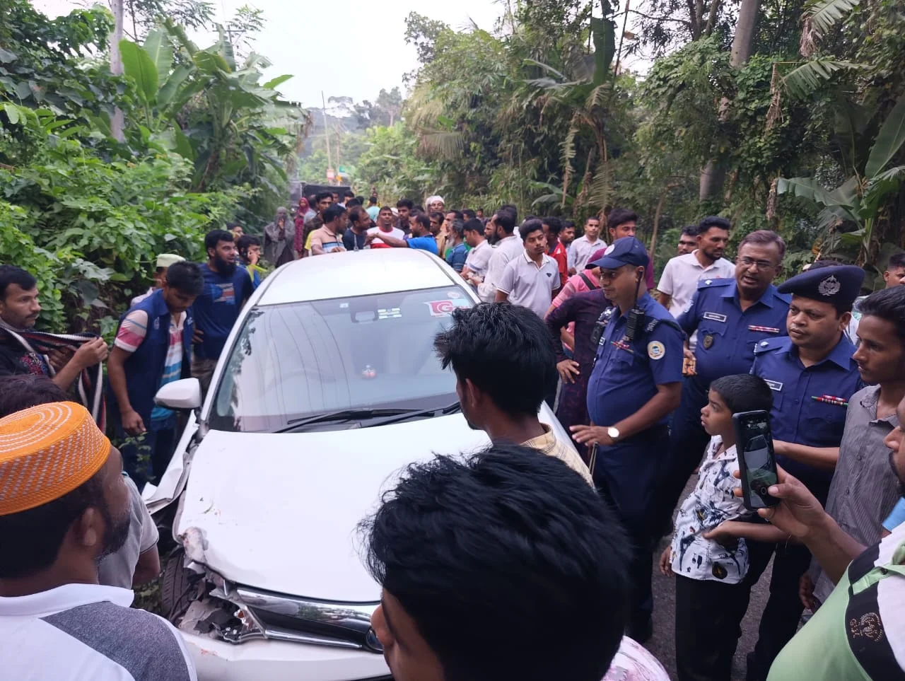বরগুনায় প্রাইভেটকার-ইজিবাইক সংঘর্ষে নিহত ১, আহত ৫