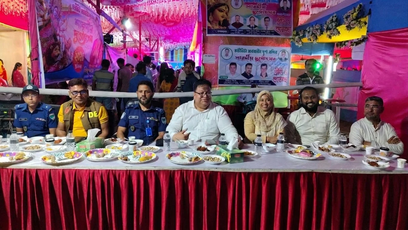 দুর্গাপূজার নিরাপত্তা দেখতে চিতলমারীর চণ্ডিভিটায় ডিসি-এসপি