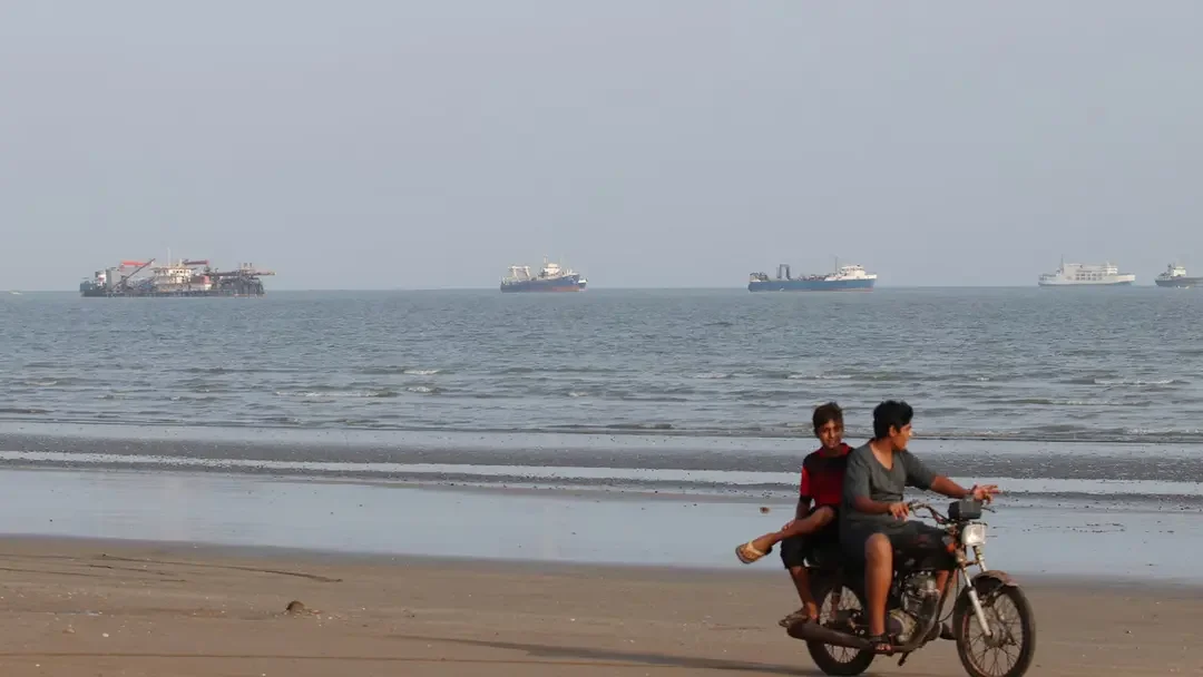 ‘শর্ত মানলে ৭ দিনেই খুলবে হরমুজ প্রণালি’