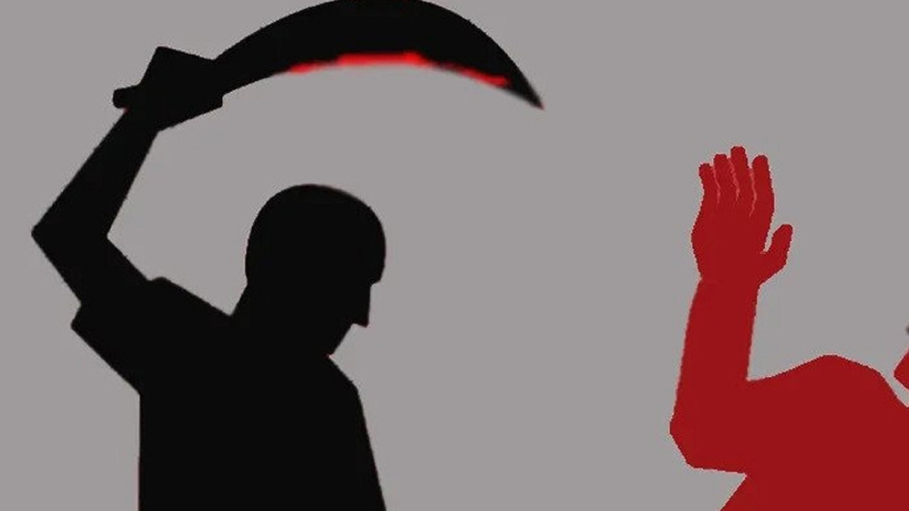 বাগেরহাটে বাংলালিংক কর্মীকে কুপিয়ে টাকার ব্যাগ ছিনতাই, হাসপাতালে ভর্তি